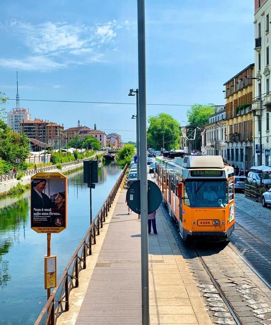 Navigli Metro4-tram2-naviglio Grande * Milan